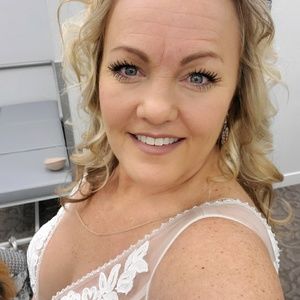 Meet your Posher, Debe